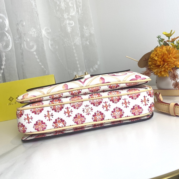 ルイヴィトンバッグ角部分ディテール